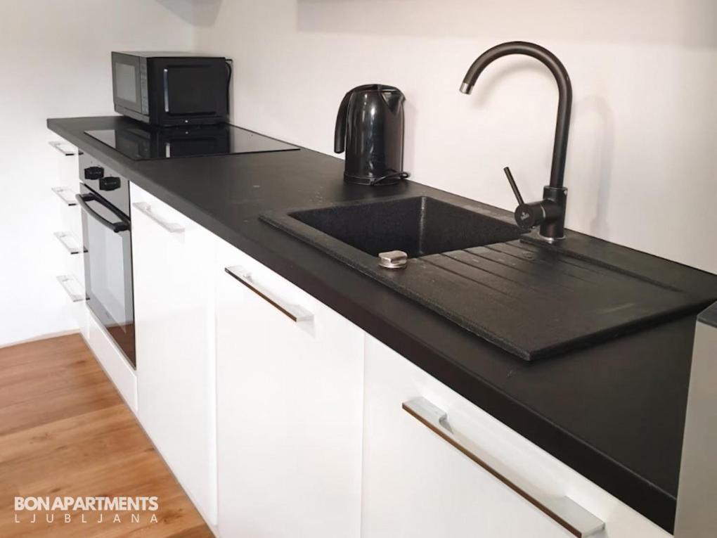 Huge Bbq Garden 2, Spacious Flat, Ac, Free Parking 2 Любляна Екстериор снимка